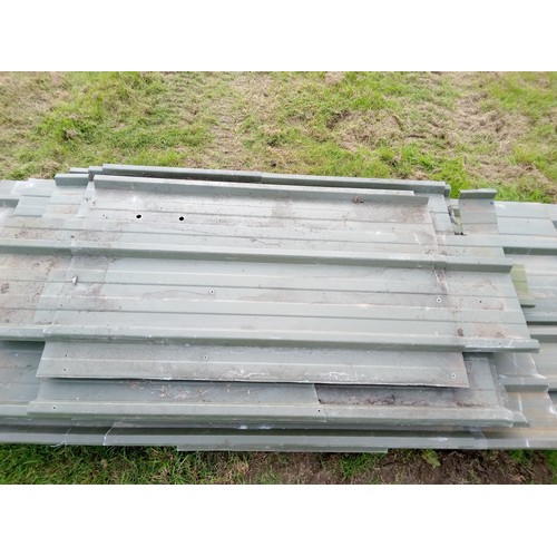 311 - Various lengths of box profile cladding