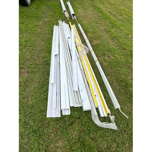 313 - Various colours/ sections of box profile roof sheet trims

** Please note this is a trade sale, ther... 