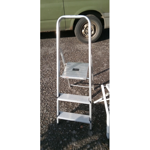 187 - 2 Tread Step Ladder and 2 Tread Step Up