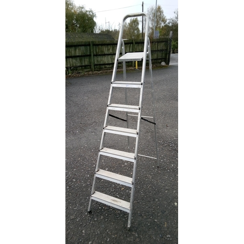 94 - 6 Tread Metal Step Ladder
