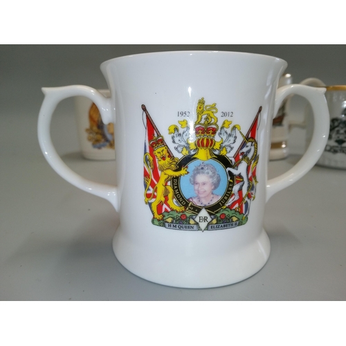 914 - 5 x Coronation and other mugs.