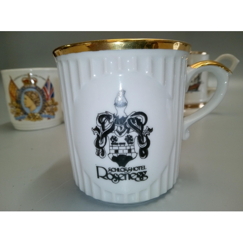 914 - 5 x Coronation and other mugs.