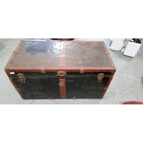 2B - A Vintage Metal Trunk. 56cm H x 105cm W x 50cm D.