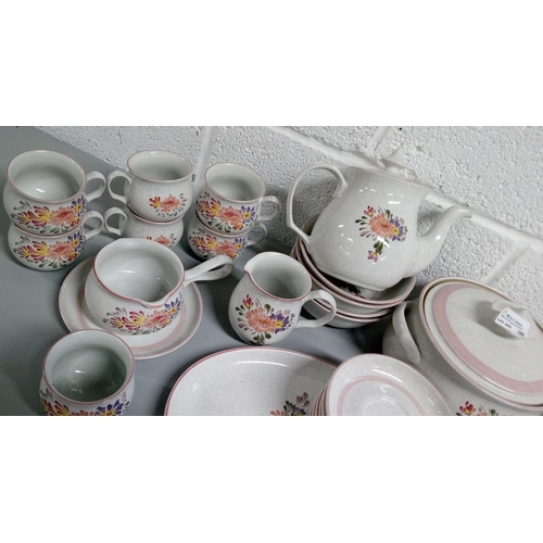 254 - A Quantity of Denby Summer Fields Crockery items:-

1 Lidded Serving Dish, 1 Oval Platter, 4 Bowls, ... 