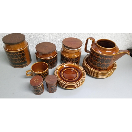 258 - Hornsea Heirloom Crockery Items Including:-
3 Storage Jars, Teapot (no lid), 6 Side Plates, 4 Saucer... 