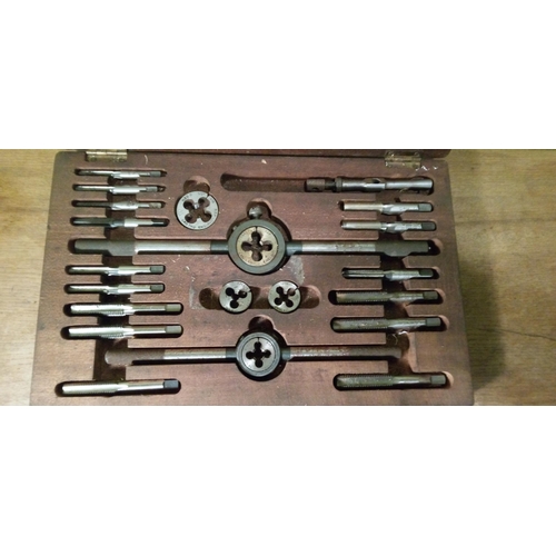 812 - A Lehmann, Archer and Lane Ltd Tap and Die Set.