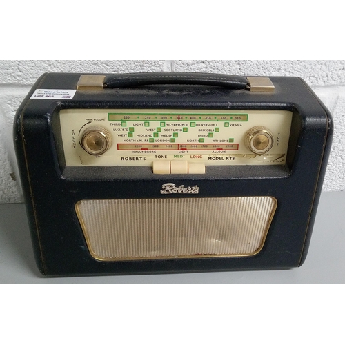 302 - A Roberts Radio Model RT8.