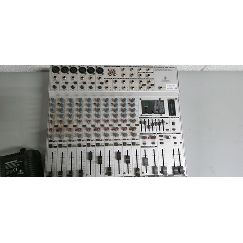 303 - A Behiringer Euro Rack MX1804X.