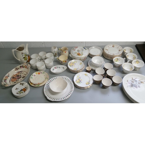 269 - A Mixed Lot of Assorted China including Royal Grafton, Royal Worcester and more.

CRATES NOT INCLUDE... 