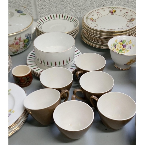 269 - A Mixed Lot of Assorted China including Royal Grafton, Royal Worcester and more.

CRATES NOT INCLUDE... 