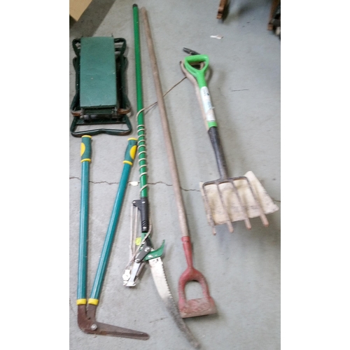 117 - A Selection of Garden Tools including Loppers, Fork, Shovel, Kneeler and More,