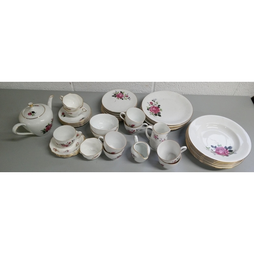 277 - A Bavarian Rose Dinner Service Including :-
5 Dinner Plates, 6 Bowls, 6 Side Plates, 4 Saucers, 5 Cu... 