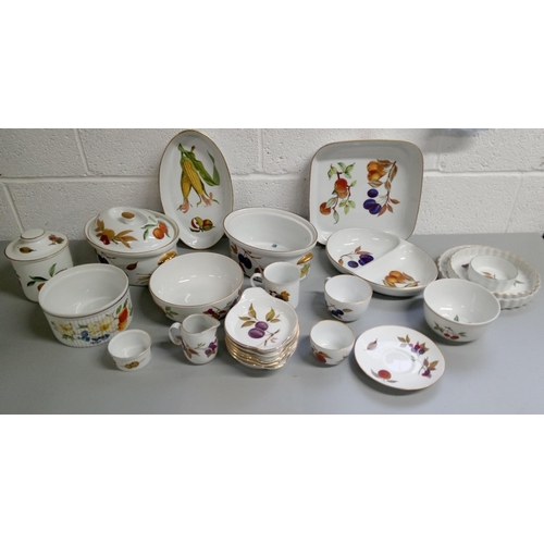 278 - Royal Worcester Evesham Cook and Serving Ware including:-
1 Square Oval Dish, 1 Oval Dish, 2 Serving... 