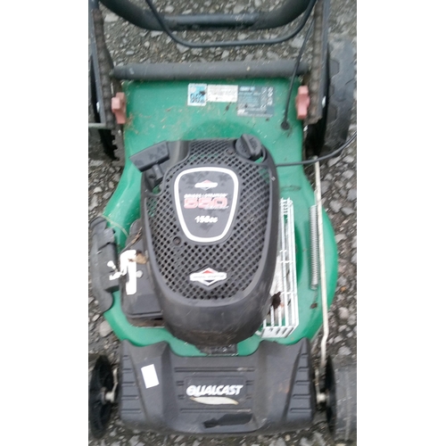 138 - A Briggs and Stratton 550 Series 158cc Qualcast.