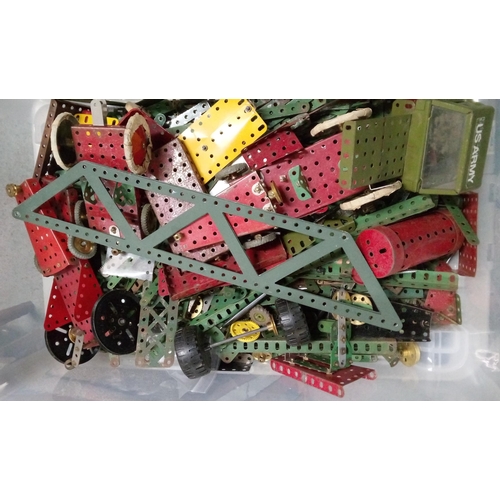 1212 - 12kg of Vintage Meccano.