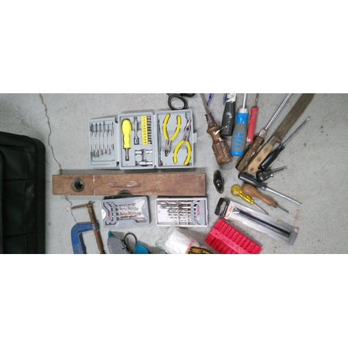 207 - A Stanley Tool Bag and Contents.