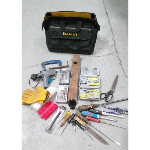 207 - A Stanley Tool Bag and Contents.