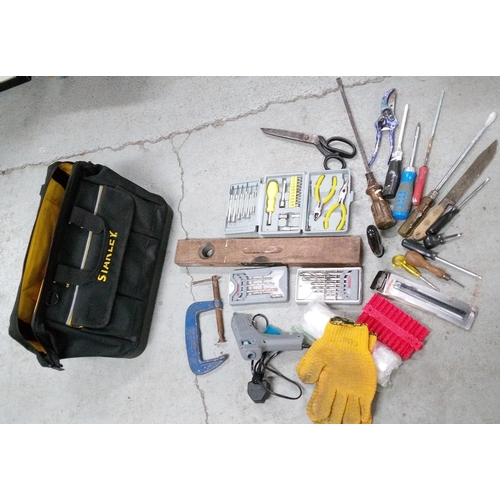 207 - A Stanley Tool Bag and Contents.