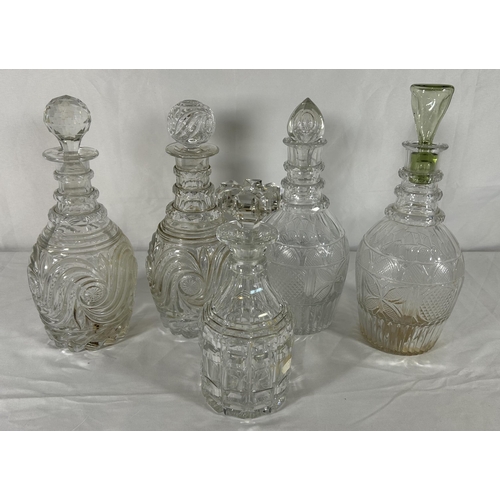 125 - A LARGE QUANTITY OF 19TH / 20TH CENTURY GLASS WARES, the lot including a glass lustre,  various deca... 