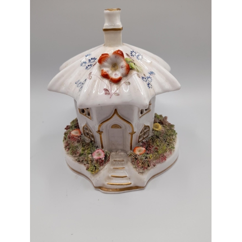 139 - AN EARLY 19TH CENTURY PRATT WARE FIGURAL SPILL VASE AND A GROUP OF STAFFORDSHIRE WARES, including a ... 