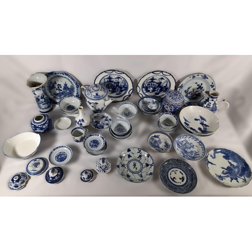 157 - A GROUP OF CHINESE BLUE AND WHITE WARES,  QING DYNASTY (19TH CENTURY) AND LATER, the lot includes a ... 