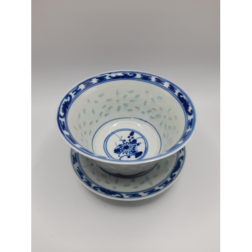 157 - A GROUP OF CHINESE BLUE AND WHITE WARES,  QING DYNASTY (19TH CENTURY) AND LATER, the lot includes a ... 