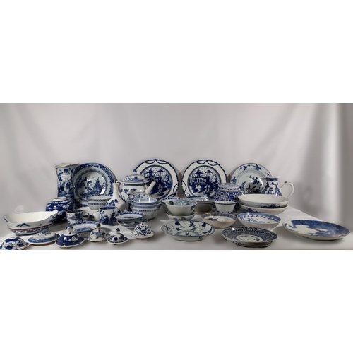 157 - A GROUP OF CHINESE BLUE AND WHITE WARES,  QING DYNASTY (19TH CENTURY) AND LATER, the lot includes a ... 