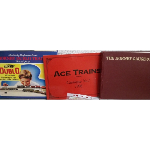 1239 - Selection of Triang/Hornby and Dublo Booklets and other Model Railway Books.