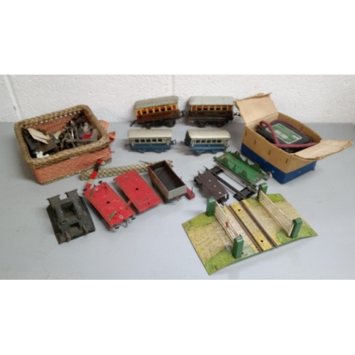 1246 - Selection of Hornby O Gauge Accessories and Parts