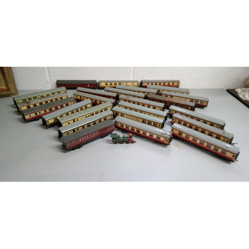 1249 - Selection of OO Gauge Rolling Stock