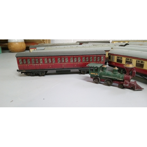 1249 - Selection of OO Gauge Rolling Stock