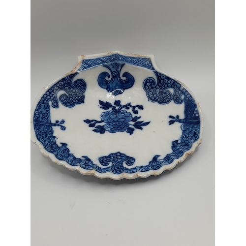 160 - A GROUP OF 19TH CENTURY BLUE AND WHITE CHINA WARES, the lot includes Victorian and Edwardian commemo... 