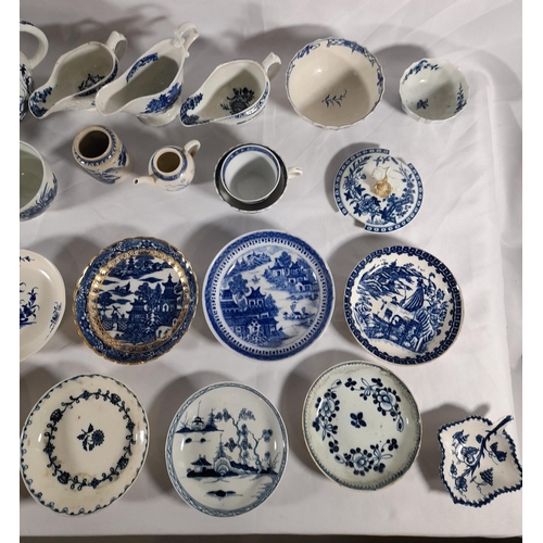 170 - A MIXED GROUP OF WORCESTER AND CAUGHLEY BLUE AND WHITE WARES, 18TH/19TH CENTURY, the lot includes cu... 