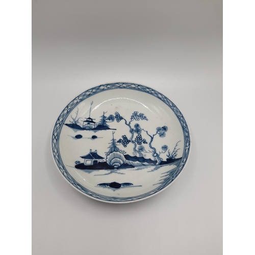 170 - A MIXED GROUP OF WORCESTER AND CAUGHLEY BLUE AND WHITE WARES, 18TH/19TH CENTURY, the lot includes cu... 