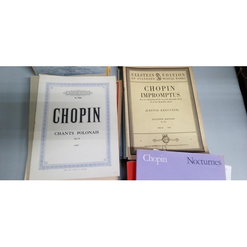 1190 - A Vintage and Antique Selection of Sheet Music Books.