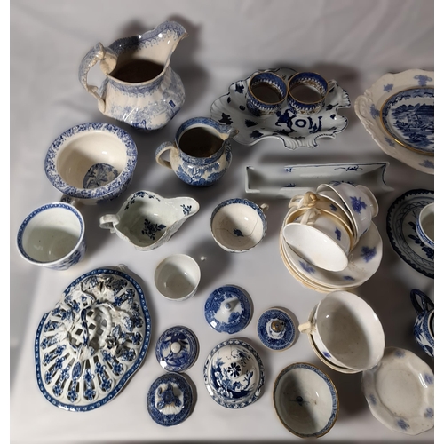 211 - A MIXED GROUP OF ENGLISH AND CONTINENTAL BLUE AND WHITE CHINA WARES, 18TH & 19TH CENTURY, including ... 