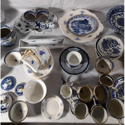 211 - A MIXED GROUP OF ENGLISH AND CONTINENTAL BLUE AND WHITE CHINA WARES, 18TH & 19TH CENTURY, including ... 