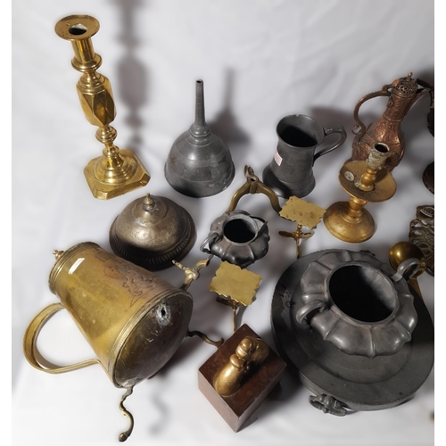 226 - A MIXED GROUP OF 19TH CENTURY BRASS, COPPER AND PEWTER WARES, the lot includes brass candlesticks, a... 