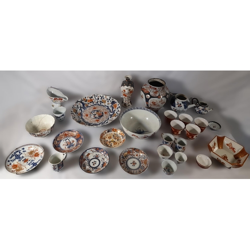 235 - A GROUP OF IMARI PATTERNED CHINA WARES, 19TH/20TH CENTURY, Japanese and European origin, along with ... 