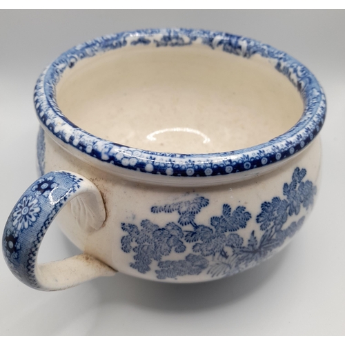 241 - A MIXED GROUP OF CHINESE AND ENGLISH BLUE AND WHITE CHINA WARES, including tea bowls, rice bowls, ta... 