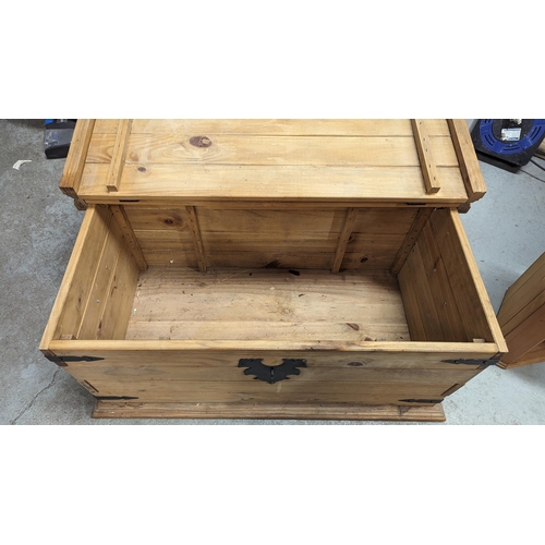 394 - A Pine Blanket Box 90 x 42 x 46cm.