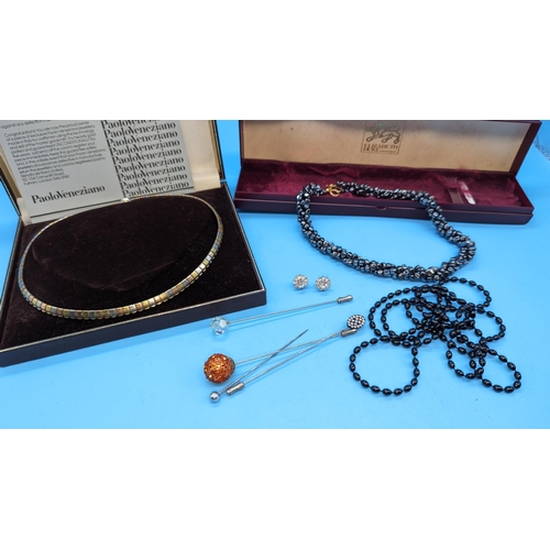 459 - A Quantity of Costume Jewellery