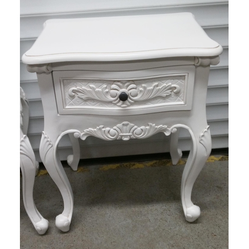 767 - A Pair of White 1 Drawer Bedside Tables.