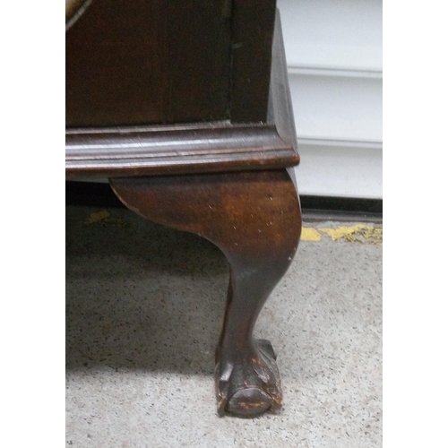 799 - An Antique Bow Fronted Display Cabinet on Ball and Claw Feet. Lock needs refitting but present with ... 