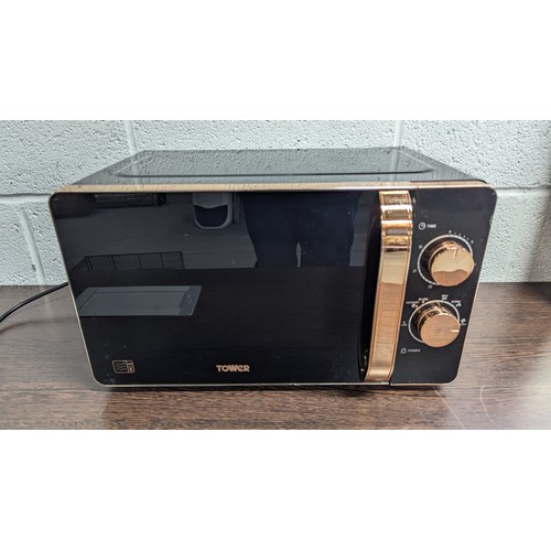 232B - A Tower 800 Watt Microwave in Black and Rose Gold. Seen Working.