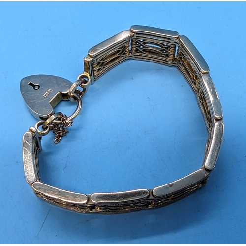 443 - A 9ct Gold Bracelet 33grms