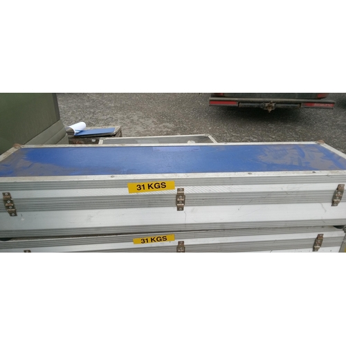 140 - A Blue Flight Case 124cm x 31cm.