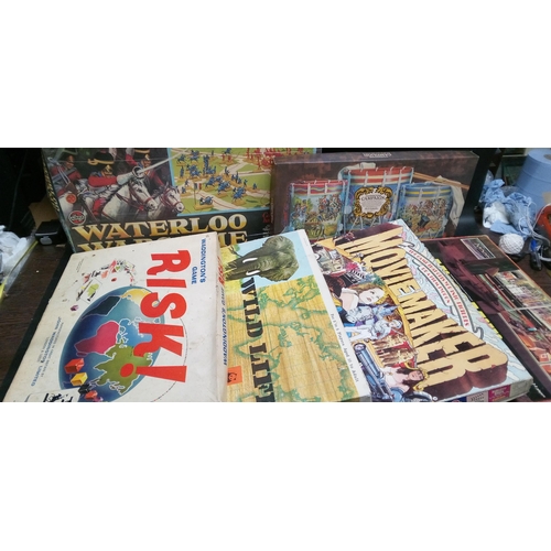 1287 - A Selection of Vintage Board Games-Waterloo, Risk, Campaign, Wildlife, Mine and Million.