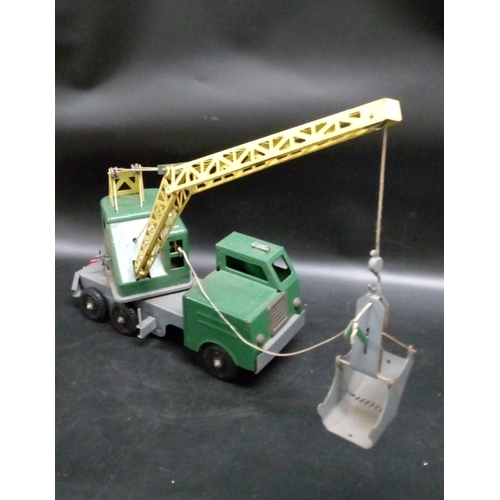 1344 - A Vintage Marx Toys Lumar Lorry Mounted Crane.