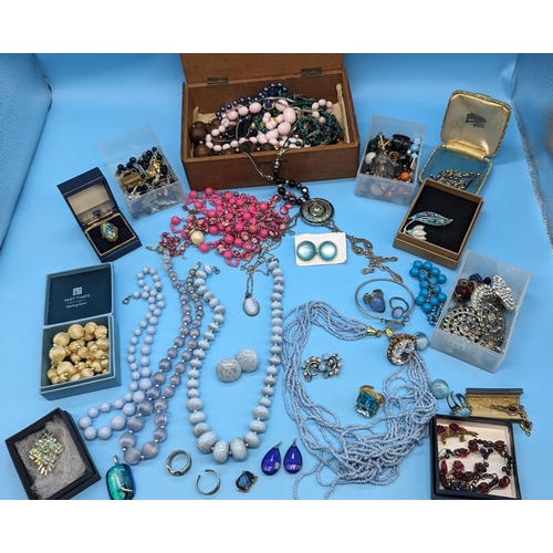 417 - A Quantity of Faux Bijoux Costume Jewellery